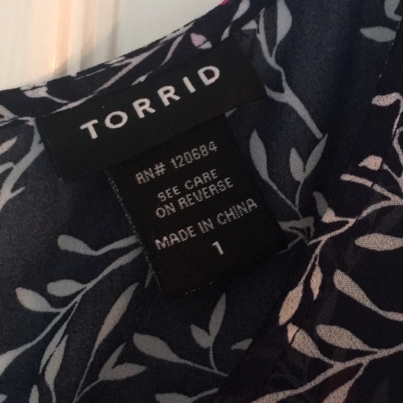 TORRID - Size 1 - Chiffon Blouse - Picture 4 of 7